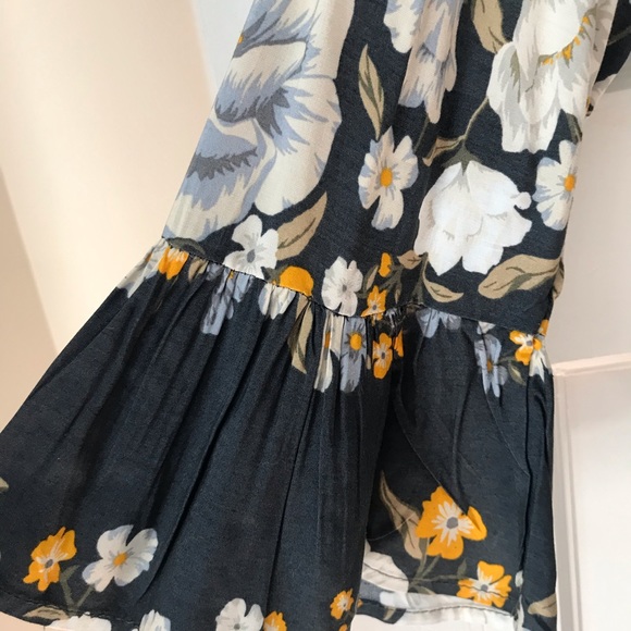 Patterned Dress - Picture 3 of 5